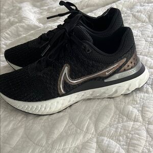 Nike Women's Black and Brown Running Shoes